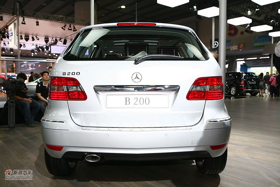 奔驰B200