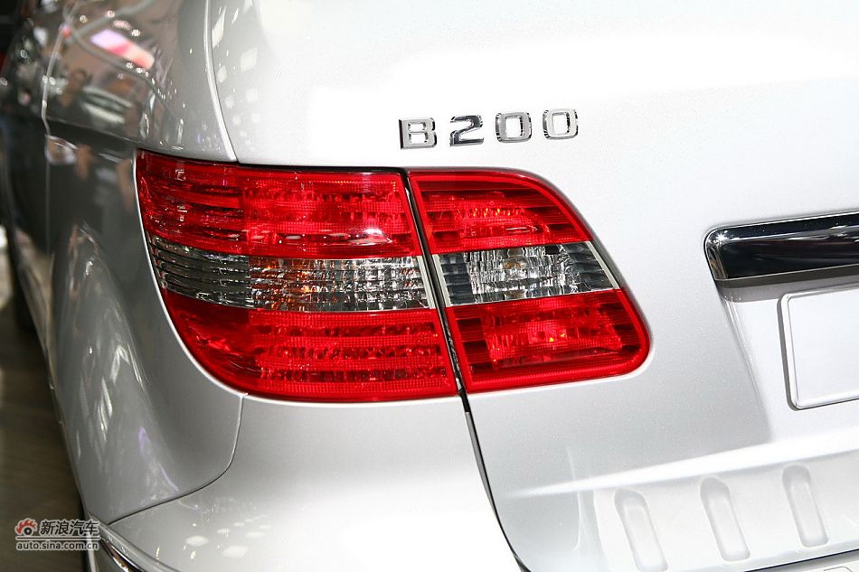 奔驰B200