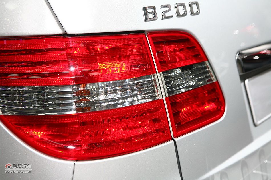 奔驰B200
