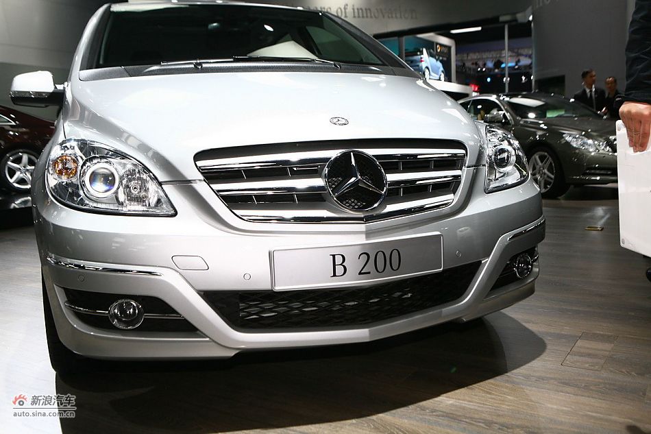 奔驰B200