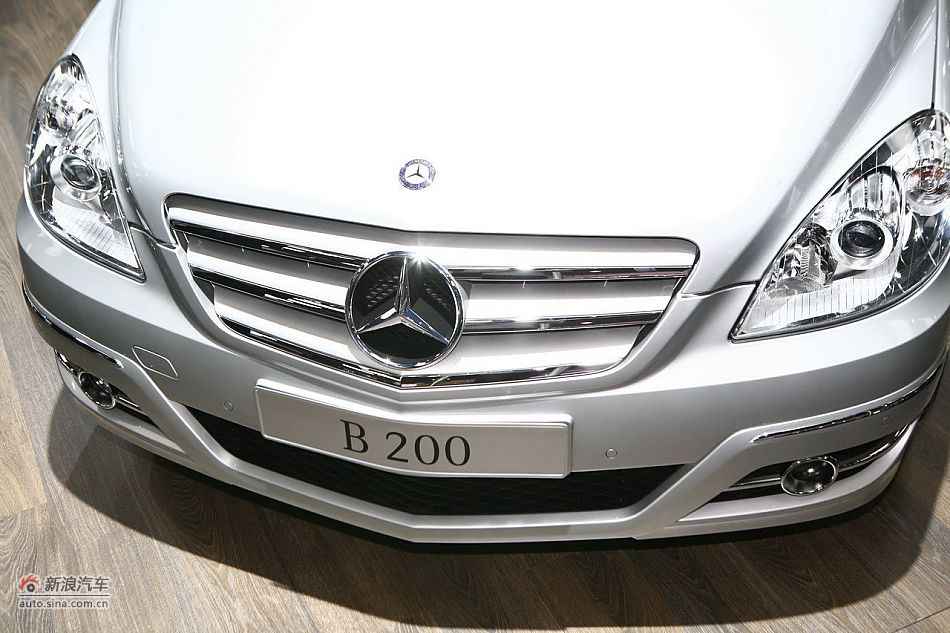 奔驰B200
