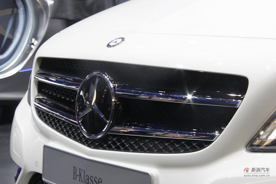 全新奔驰B200