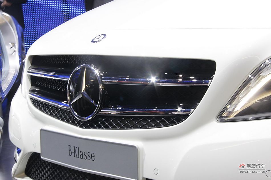 奔驰新B200