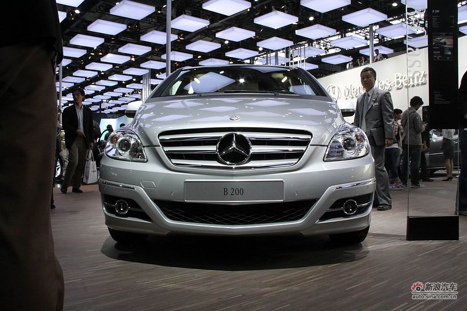 奔驰B200