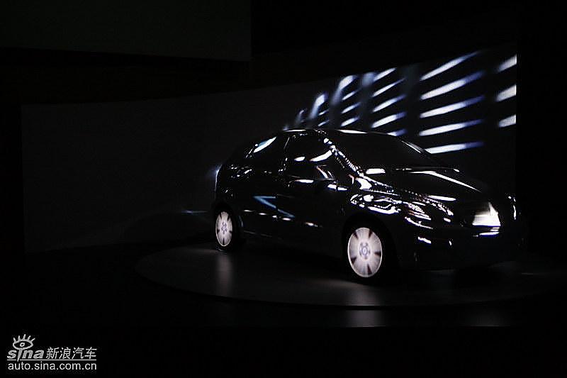 奔驰B级上市现场 