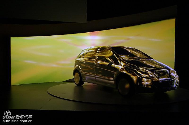 奔驰B级上市现场 