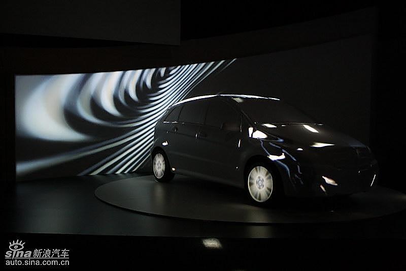 奔驰B级上市现场 