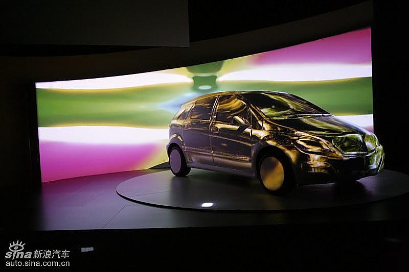 奔驰B级上市现场 