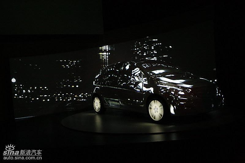 奔驰B级上市现场 