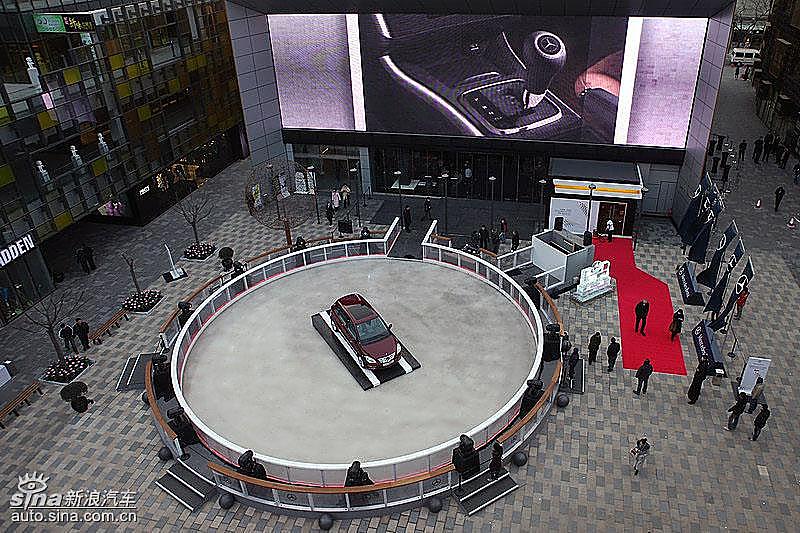 奔驰B级上市现场 