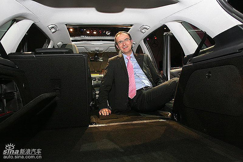 奔驰B级上市现场 