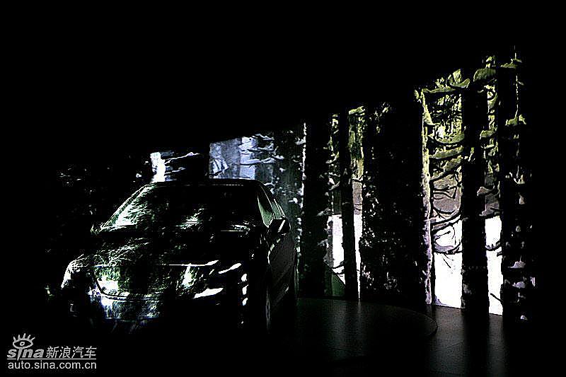 奔驰B级上市现场 