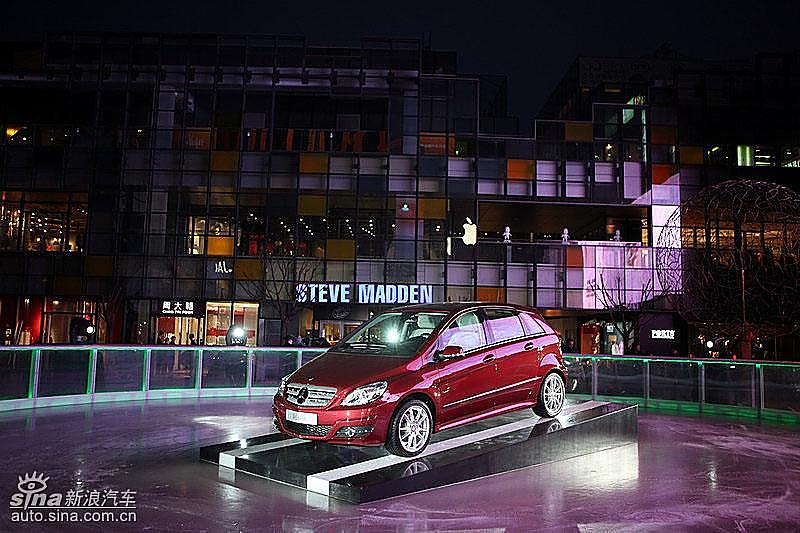 奔驰B级上市现场 