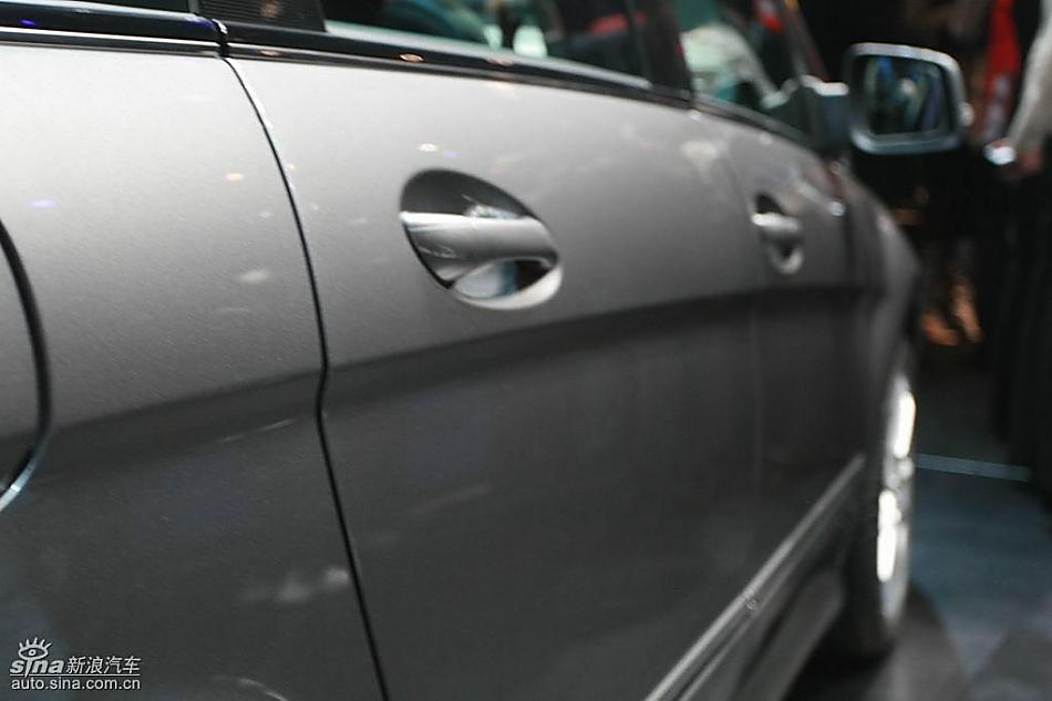 奔驰B级上市现场