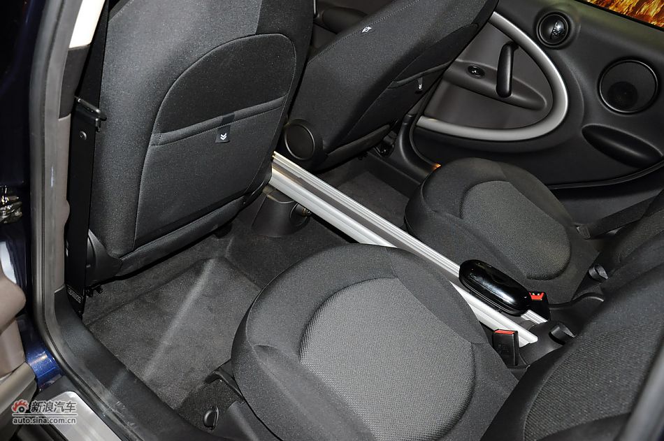 2011MINI COUNTRYMANʵ