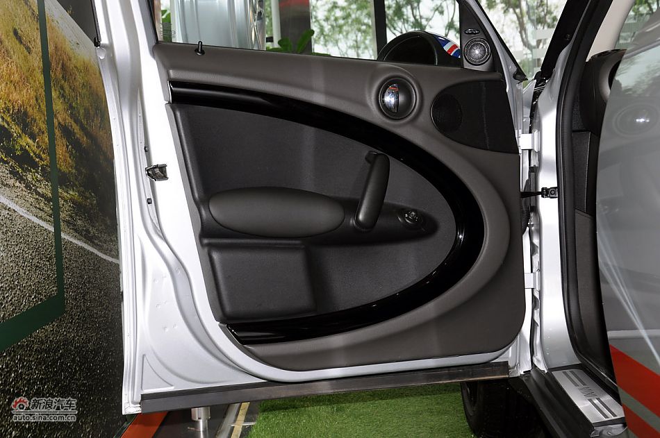 2011MINI COUNTRYMANʵ