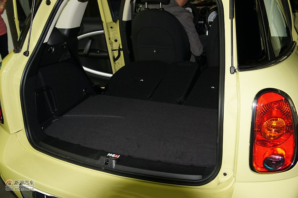 2011MINI ONE COUNTRYMAN