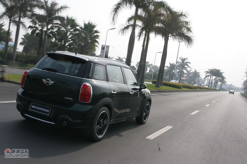 MINI COUNTRYMAN公路动态