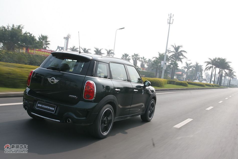 MINI COUNTRYMAN公路动态