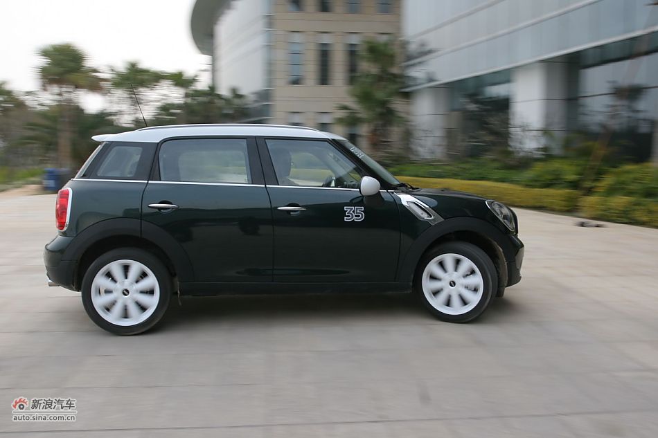 MINI COUNTRYMAN公路动态