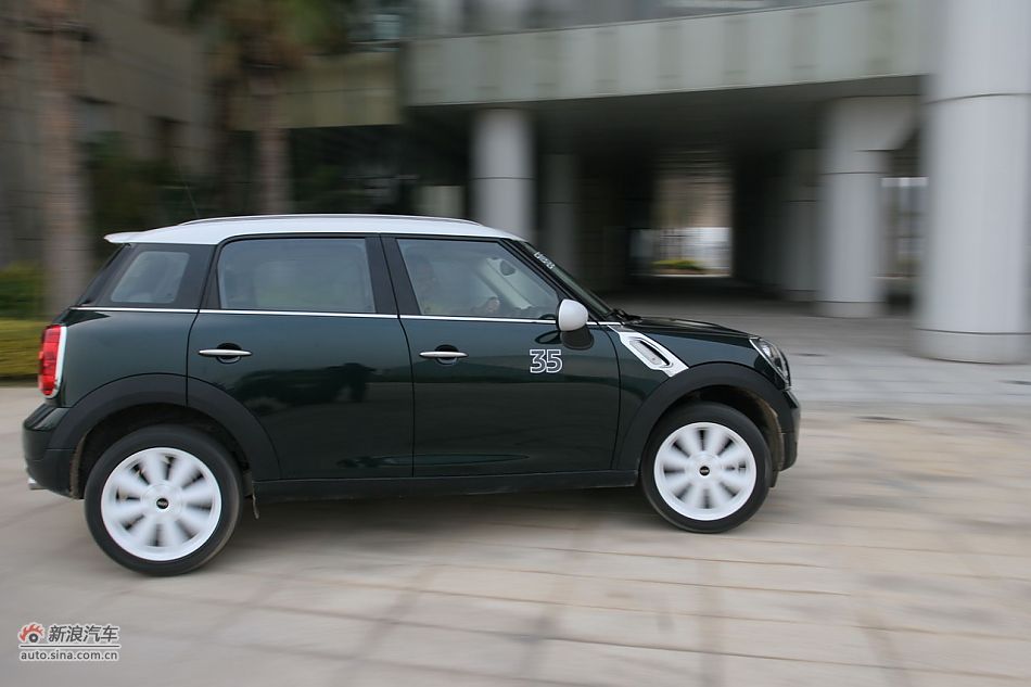 MINI COUNTRYMAN公路动态