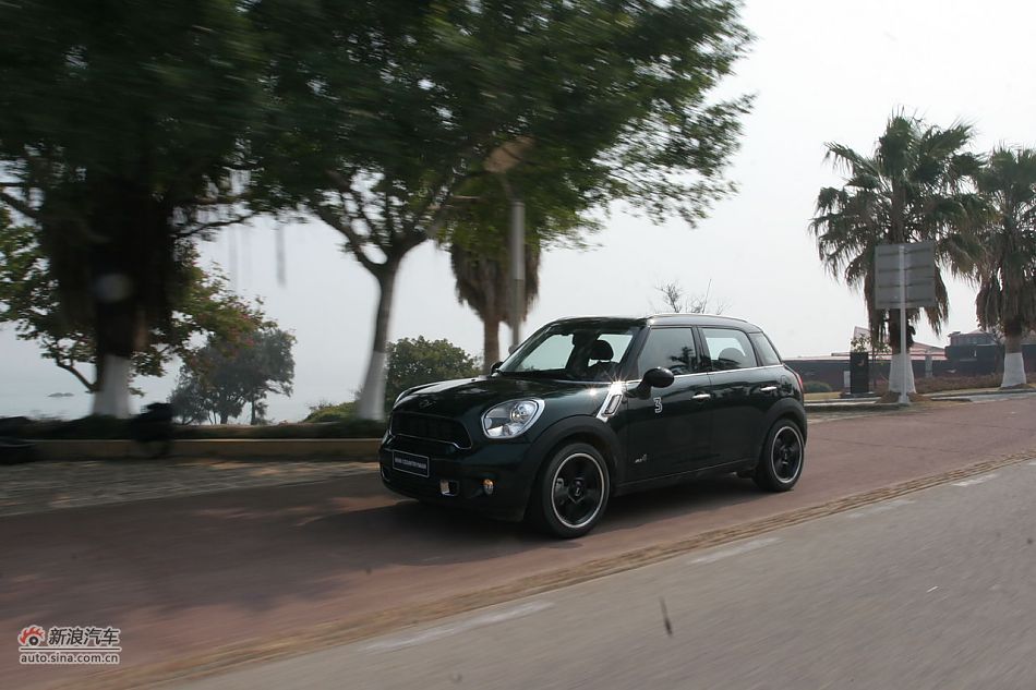 MINI COUNTRYMAN公路动态