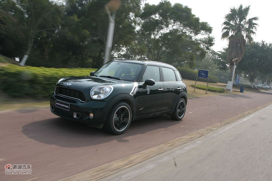 MINI COUNTRYMAN公路动态