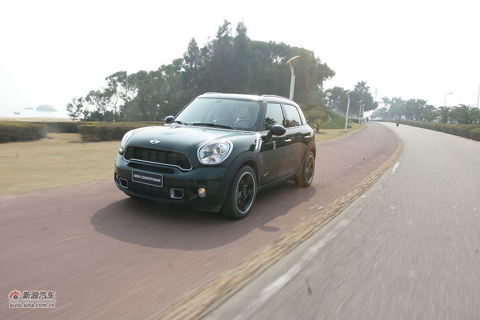 MINI COUNTRYMAN公路动态