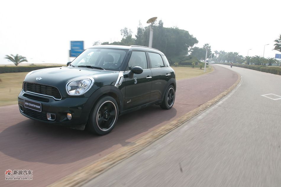 MINI COUNTRYMAN公路动态