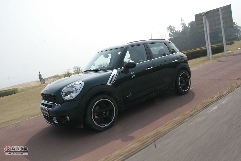 MINI COUNTRYMAN公路动态