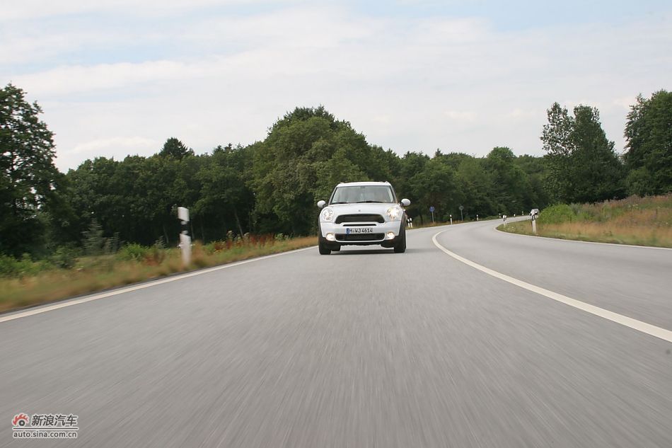 MINI Countryman公路动态