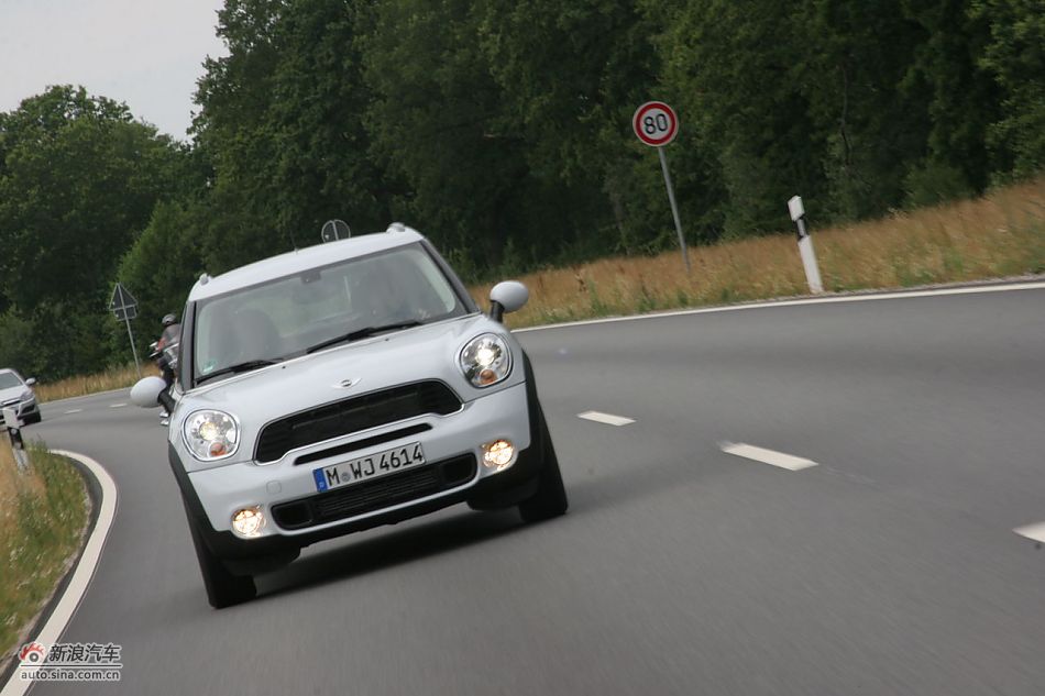 MINI Countryman公路动态