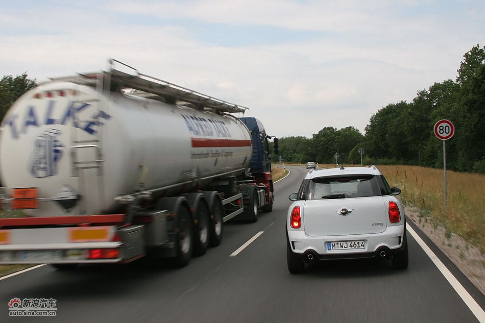MINI Countryman公路动态