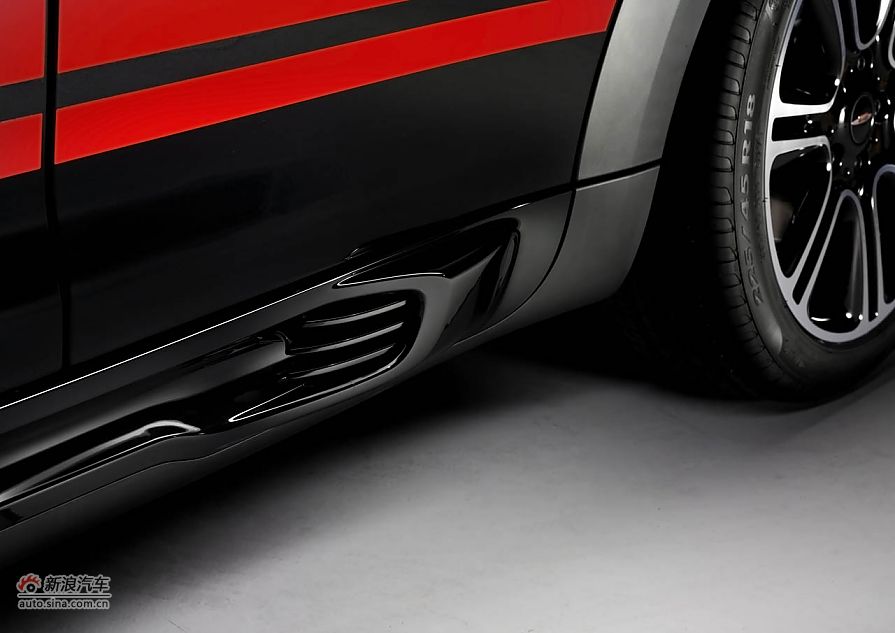 2013MINI JCW COUNTRYMAN