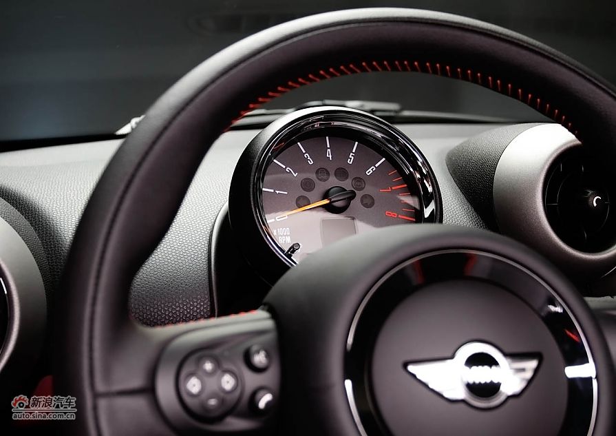 2013MINI JCW COUNTRYMAN