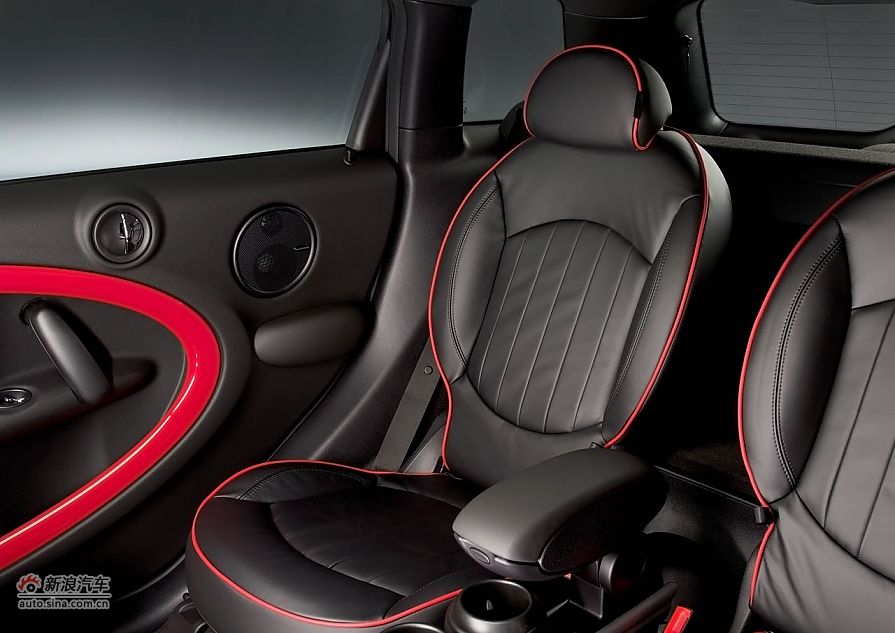 2013MINI JCW COUNTRYMAN