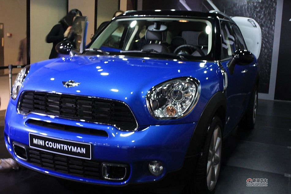 MINI COUNTRYMAN