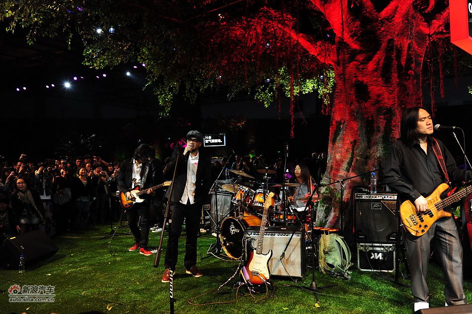 MINI COUNTRYMAN上市现场张震岳献唱