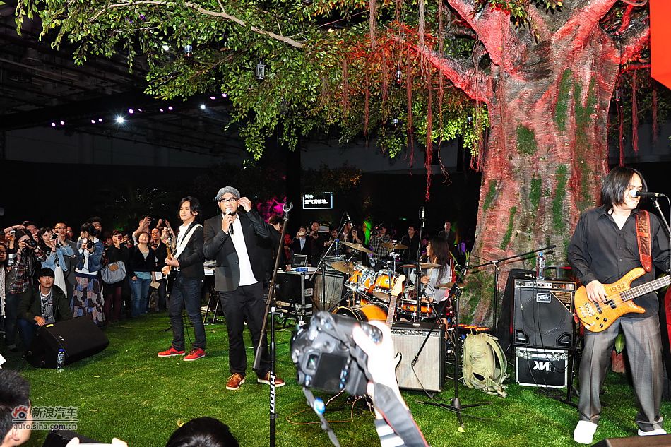 MINI COUNTRYMAN上市现场张震岳献唱