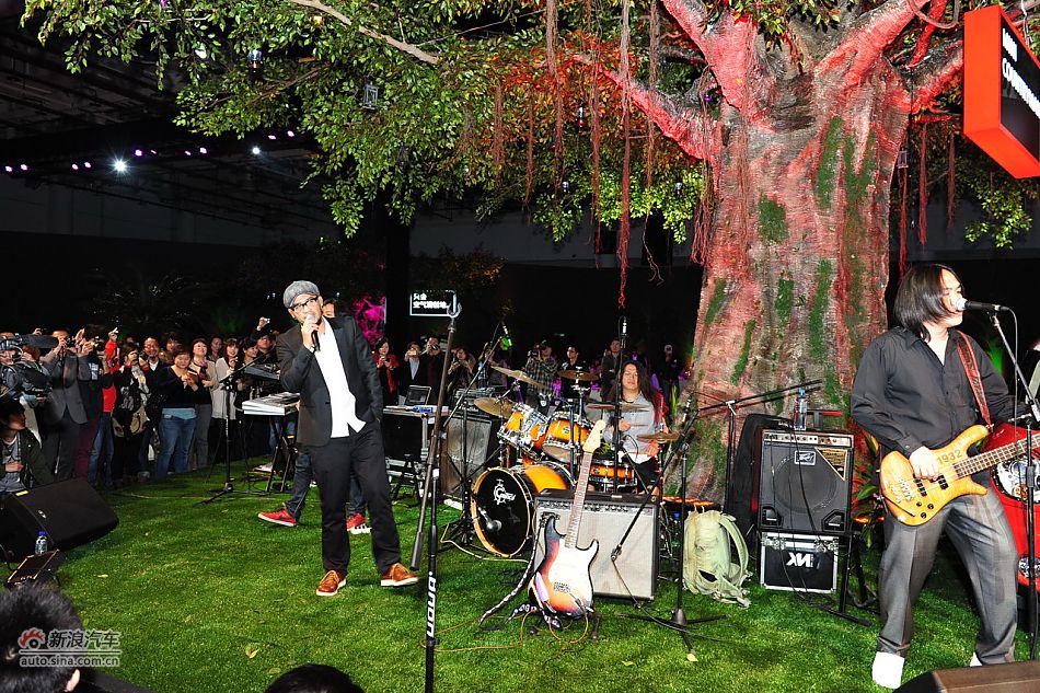 MINI COUNTRYMAN上市现场张震岳献唱