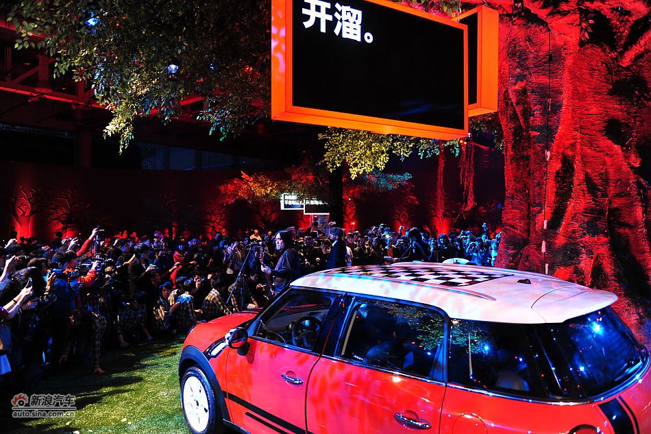 MINI COUNTRYMAN上市现场张震岳献唱