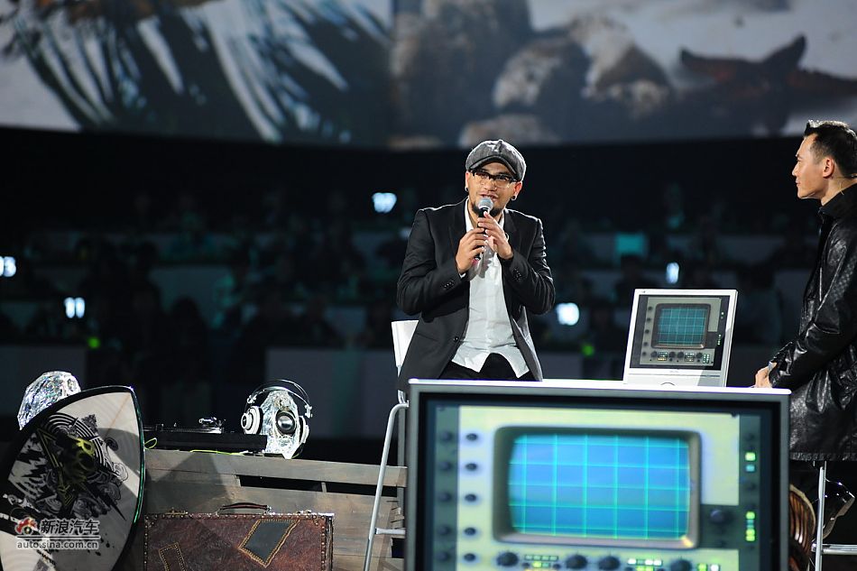 MINI Countryman上市现场 胡一虎采访张震岳