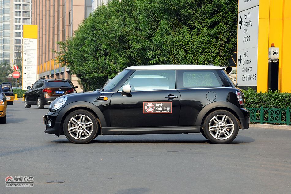 2011款MINI COOPER实拍