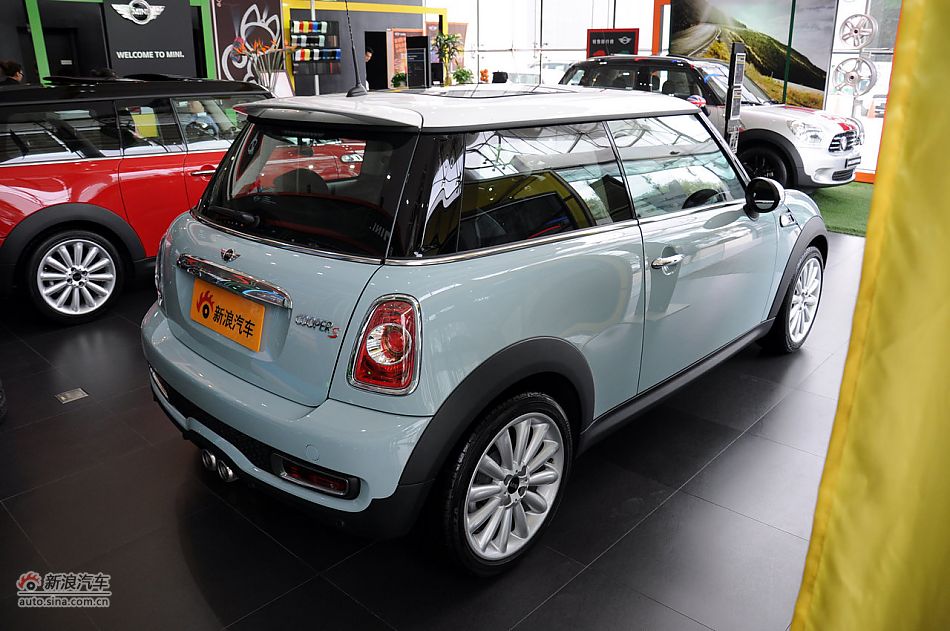 2011款MINI COOPER实拍
