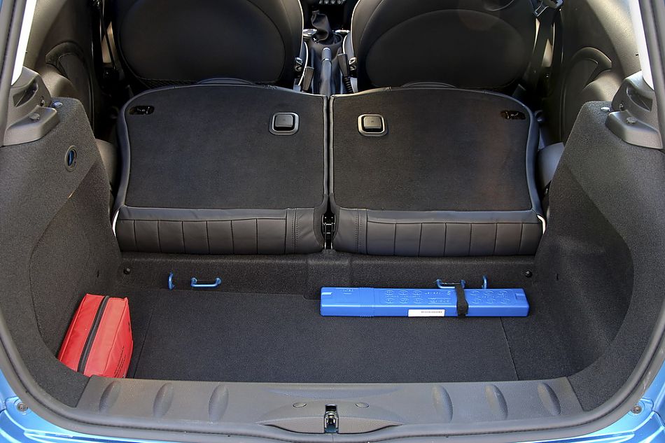 Mini cooper S后备厢