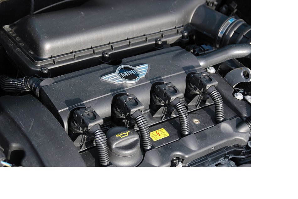 新MINI COOPERS发动机