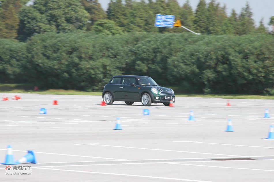 2011款MINI Cooper动态