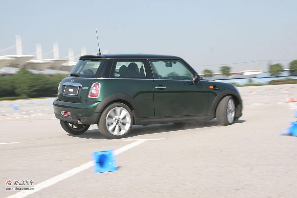 2011款MINI Cooper动态