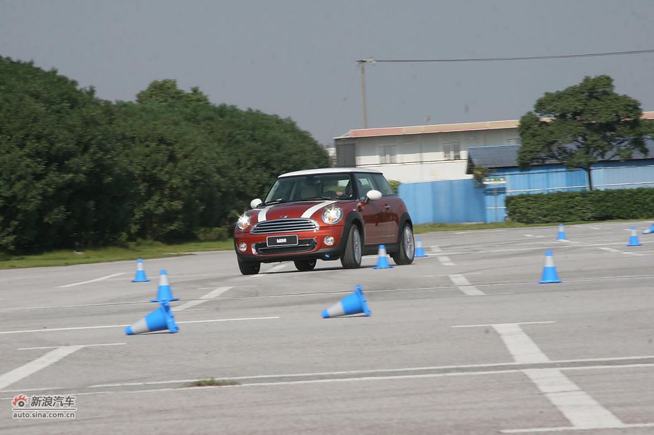 2011款MINI Cooper动态