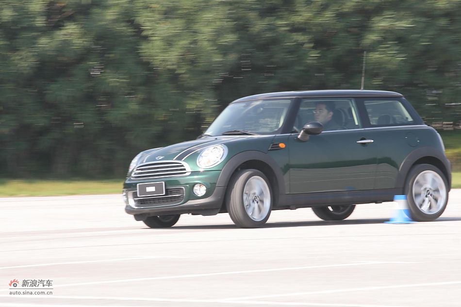 2011款MINI Cooper动态